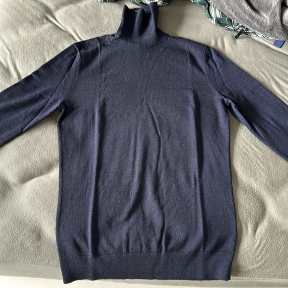H&M turtleneck, men xs, navy - Picture 1 of 5